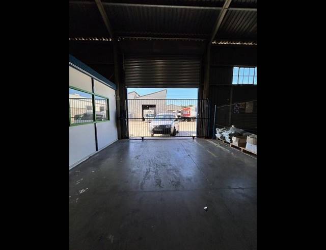 INDUSTRIAL PROPERTY TO RENT IN DEAL PARTY